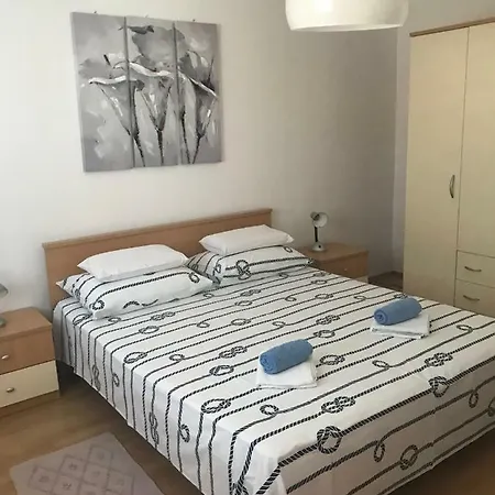 Ljilja * Vinišće